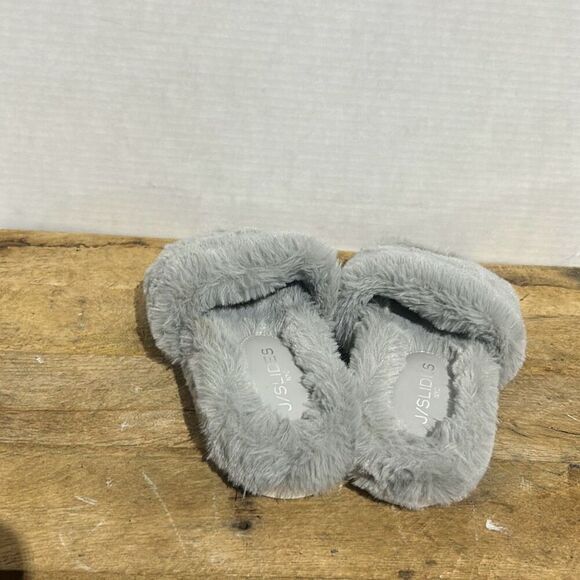 J/slides gray fuzzy slip on slippers cozy rubber bottoms woman's size 7‎ - Picture 7 of 7